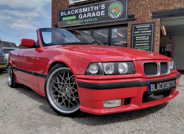 BMW 3 Series 2.0 320i 2dr Convertible Petrol Red